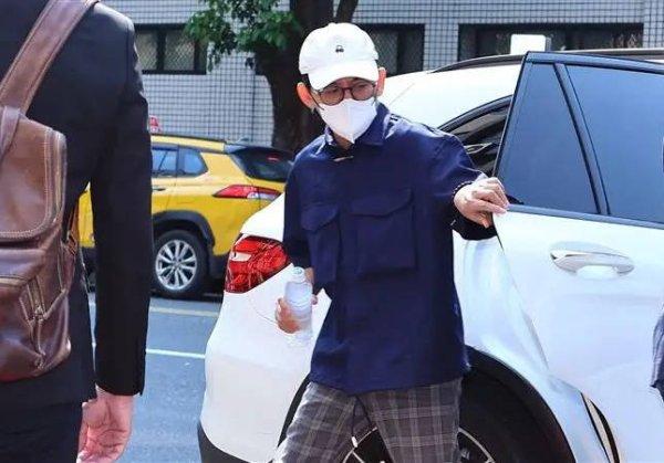 睿迎网 黄子佼案5名被害人和解 双方调解条件和金额未公布