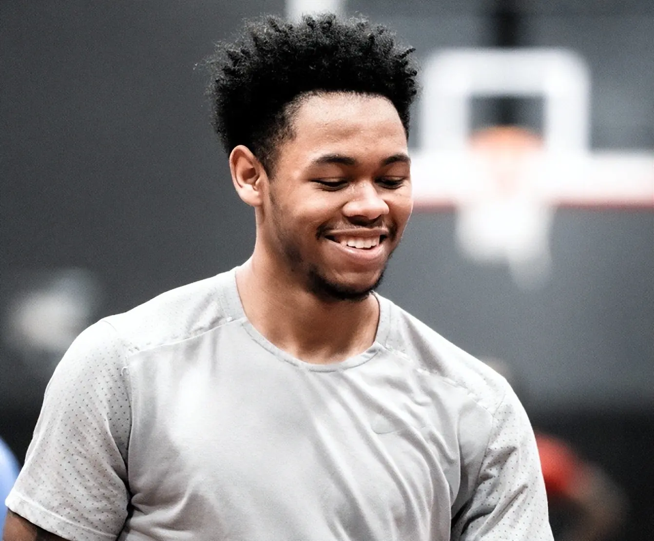 658金融网 两战狂轰39+8记三分球！1换3交易大获成功，西蒙斯冲击最佳第六人